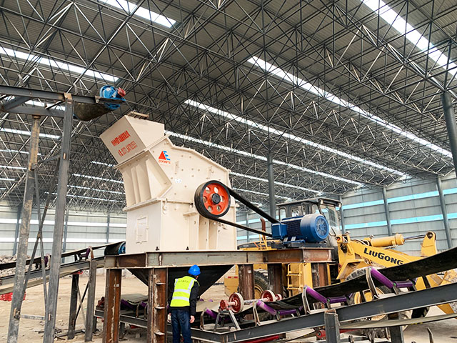 開封大型固定式石料、混凝土生產(chǎn)線安裝調(diào)試現(xiàn)場