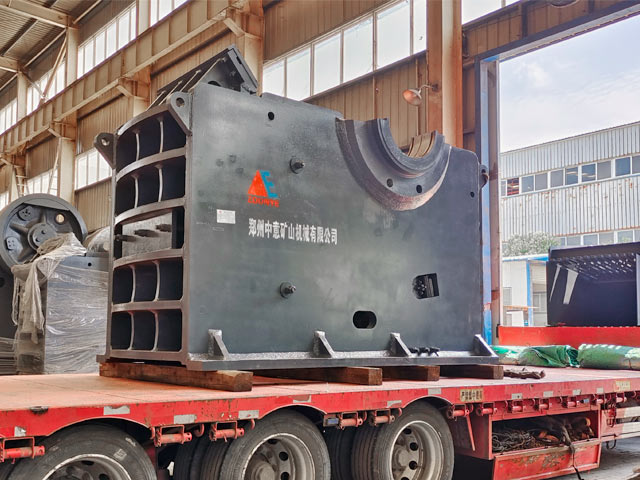 鄭州中意PE900&times;1060顎式破碎機(jī)發(fā)貨啟程河北